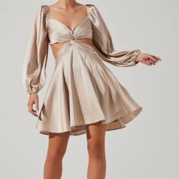 Astr The Label NWT Anamarie Cutout Long Sleeve Champagne Mini Dress Size XS - Picture 1 of 13